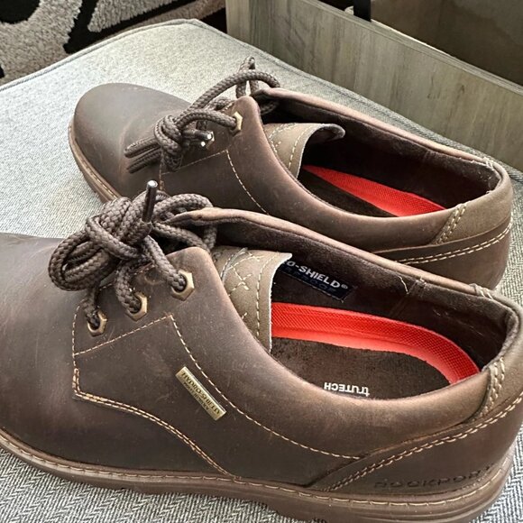 ROCKPORT truetech hydro shield (USA size 9 mens) waterproof (NEW)